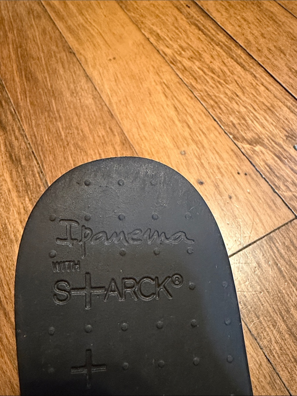 Ipanema Black Minimal Double-Strap Flat Sandals - Picture 5 of 7